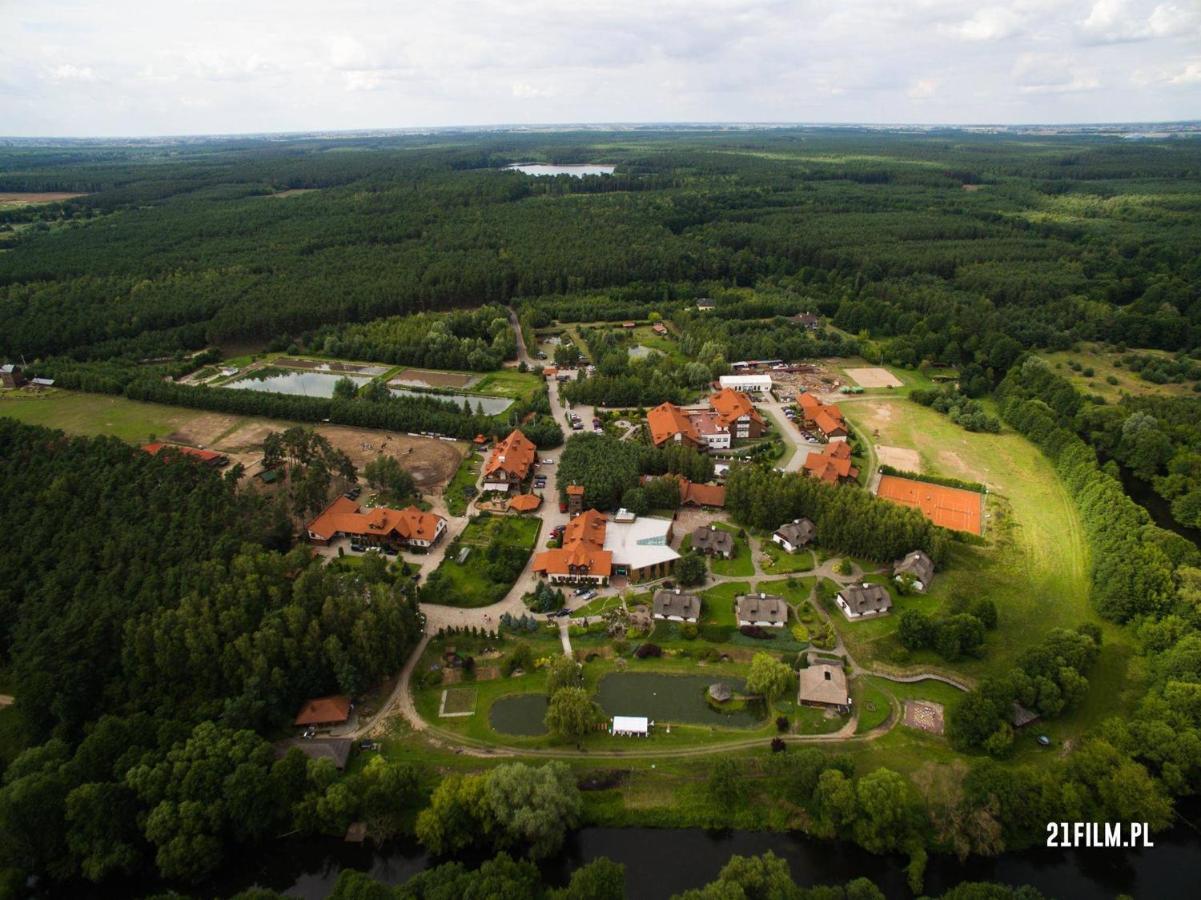 Hotel Osada Karbówko Wellness & SPA Elgiszewo  Bagian luar foto